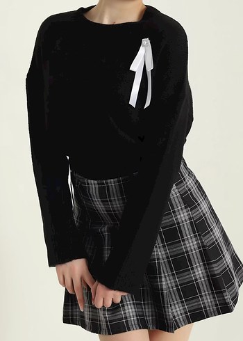 Siyah Broş Detay Triko Kazak - Görsel 2