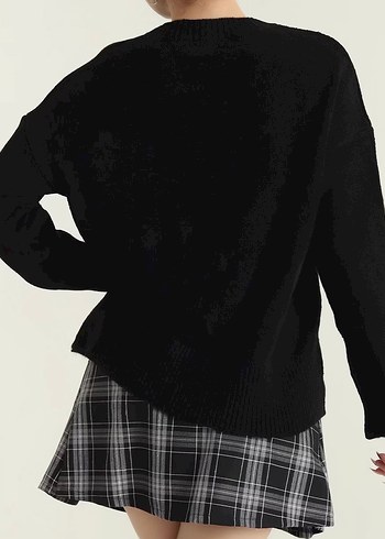 Siyah Broş Detay Triko Kazak - Görsel 4