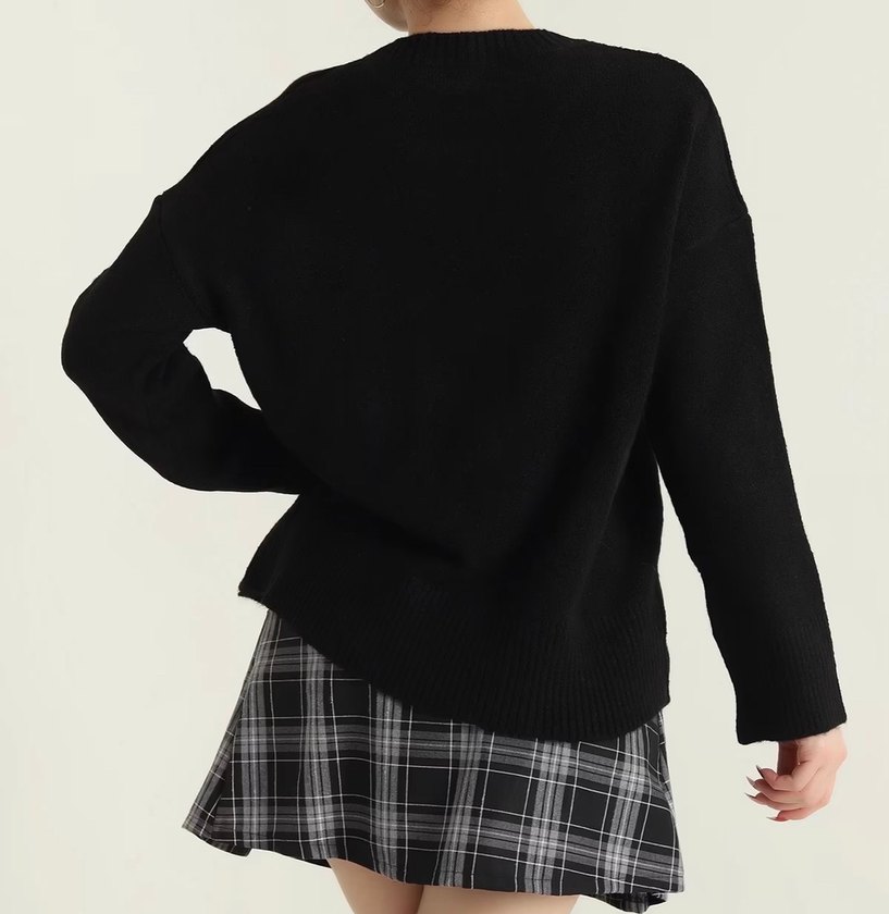 Siyah Broş Detay Triko Kazak - Görsel 4