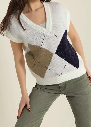 V Yaka Beyaz Süveter - Görsel 3