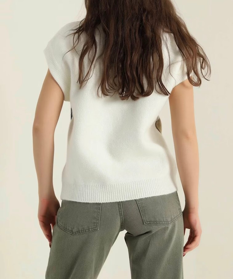 V Yaka Beyaz Süveter - Görsel 4