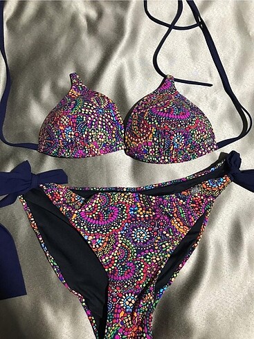 s Beden Sloggi bikini takımı