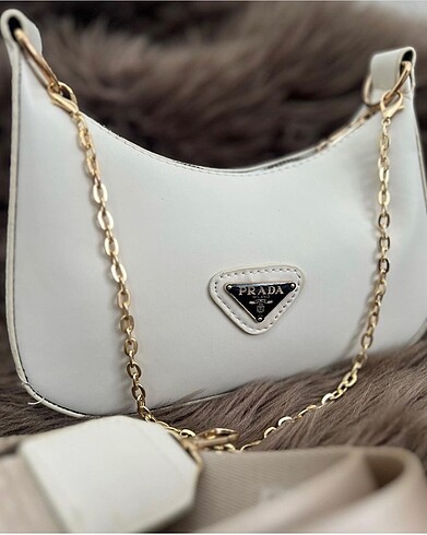 Prada Prada cüzdan detaylı baget çanta