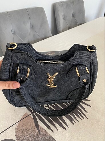 Yves Saint Laurent Kol çantası