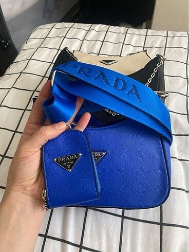 Prada Kol çantası
