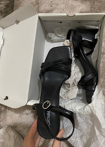 Siyah Topuklu Kadın Ayakkabı - Görsel 3
