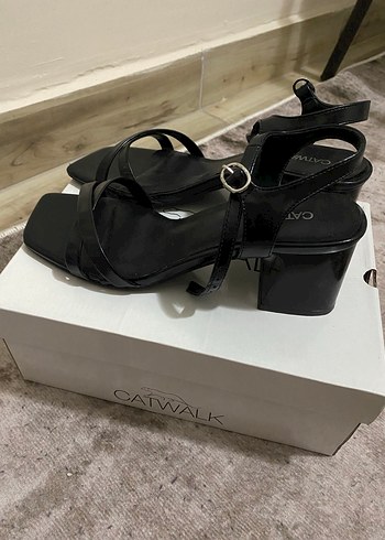 Siyah Topuklu Kadın Ayakkabı - Görsel 2