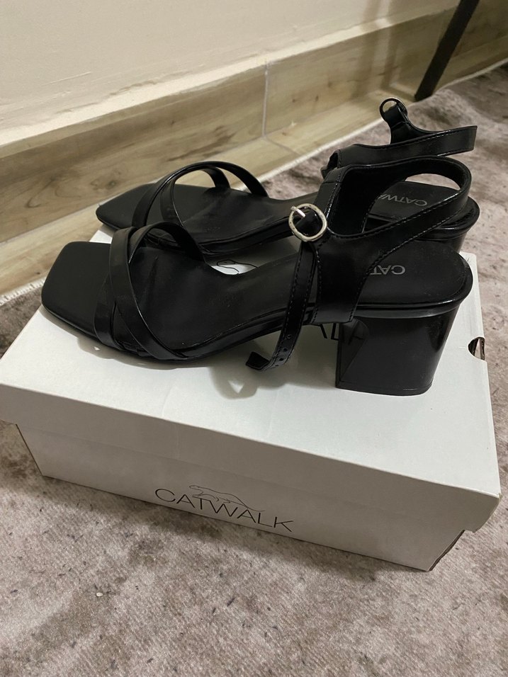 Siyah Topuklu Kadın Ayakkabı - Görsel 2