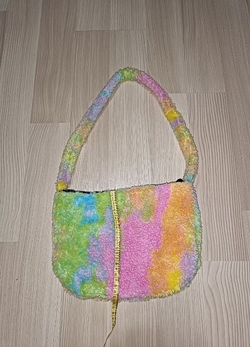 Carpe renkli peluş çanta