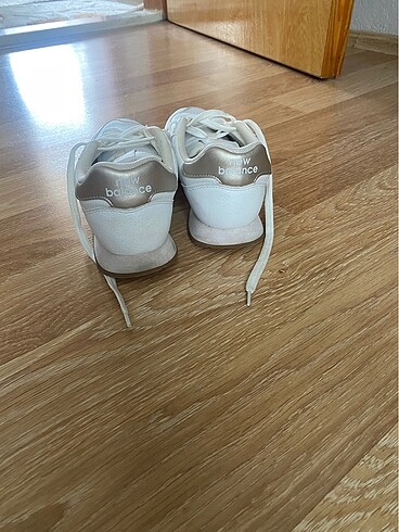 37,5 Beden beyaz Renk Orjinal spor yürüyüş ayakkabısı