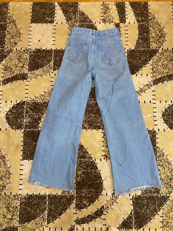 Mavi Bol Kesim Yırtık Paça Kot Pantolon - Görsel 3