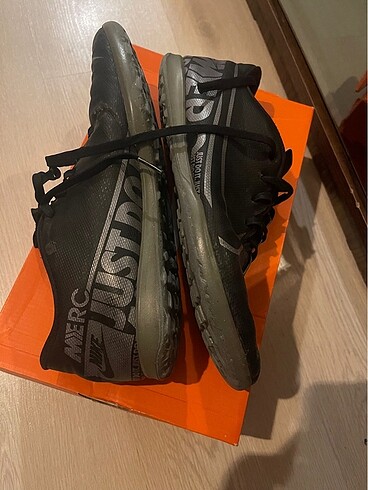 44 Beden Nike halı saja krampon