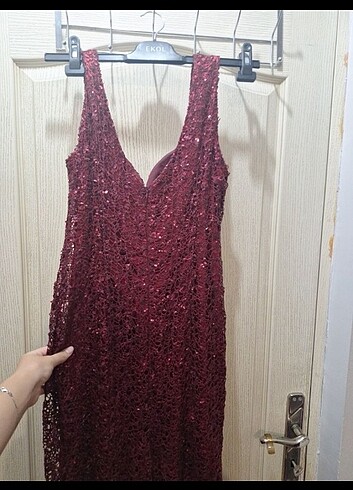 l Beden Bordo renk pullu balık model abiye elbise