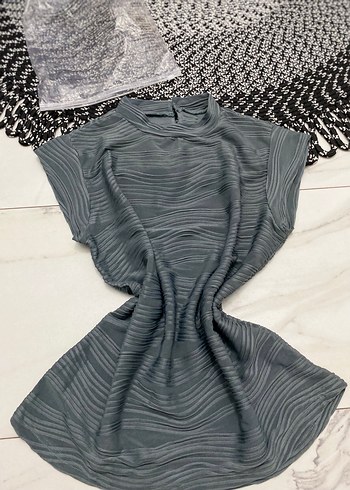 Gri Pliseli Kısa Kollu Kadın Bluz - Görsel 7