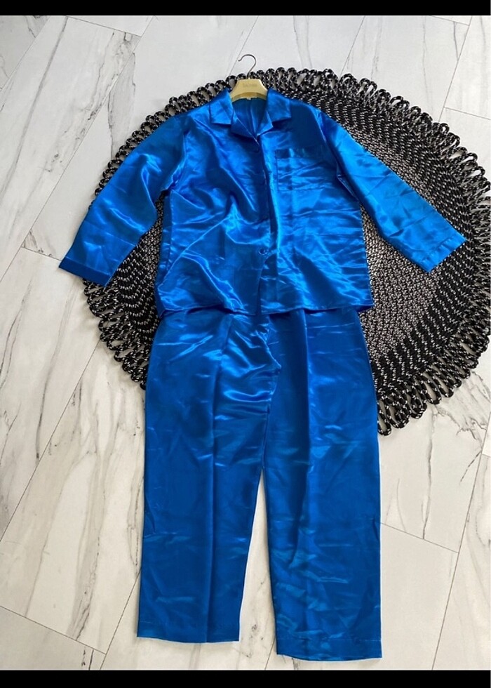 Saten pijama takımı - Görsel 3