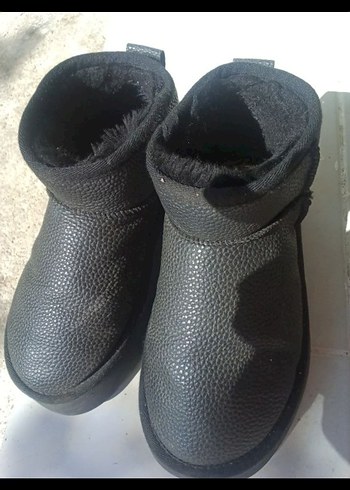 Ugg Siyah Tüylü Kadın Dolgu Topuk Bot