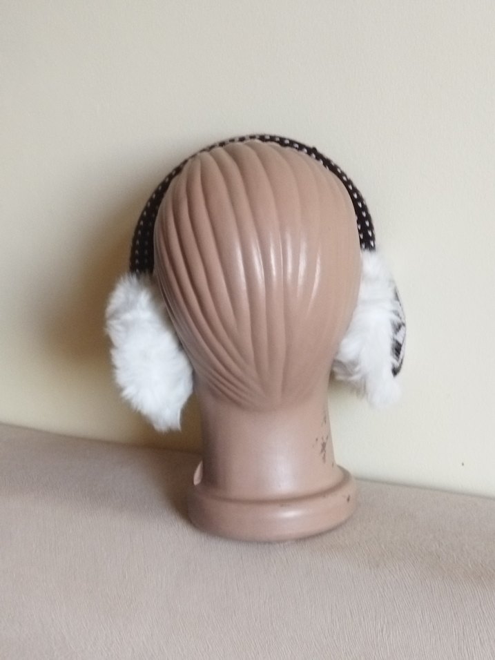 Beyaz ve Kahverengi Desenli Kulaklık - Görsel 3