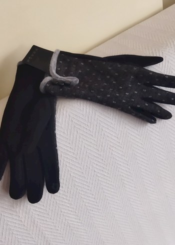 Düğmeli Gri Kadın Eldiveni - Görsel 3