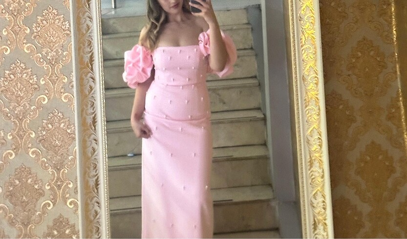 Pembe Abiye