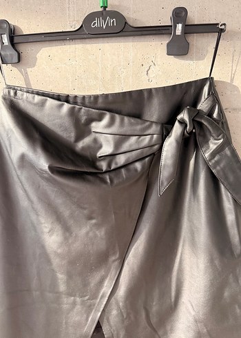 Kemer Detaylı Siyah Deri Midi Etek - Görsel 3