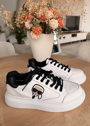 Karl Lagerfeld 38,5