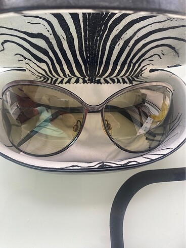 Roberta cavalli orjinal güneş gözlüğü ????? kutusu ve mendili il