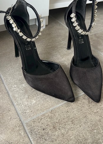 Yılan Desenli Gri Siyah Süet Stiletto