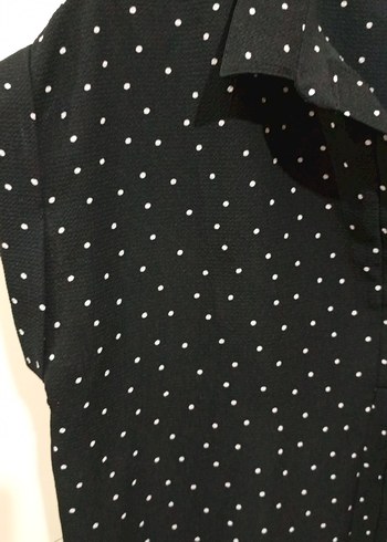Düğmeli Siyah Puantiyeli Kadın Gömlek - Görsel 3