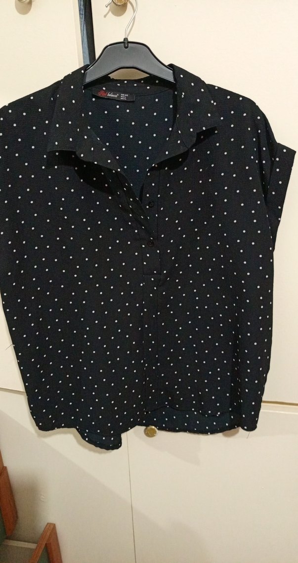 Düğmeli Siyah Puantiyeli Kadın Gömlek - Görsel 5