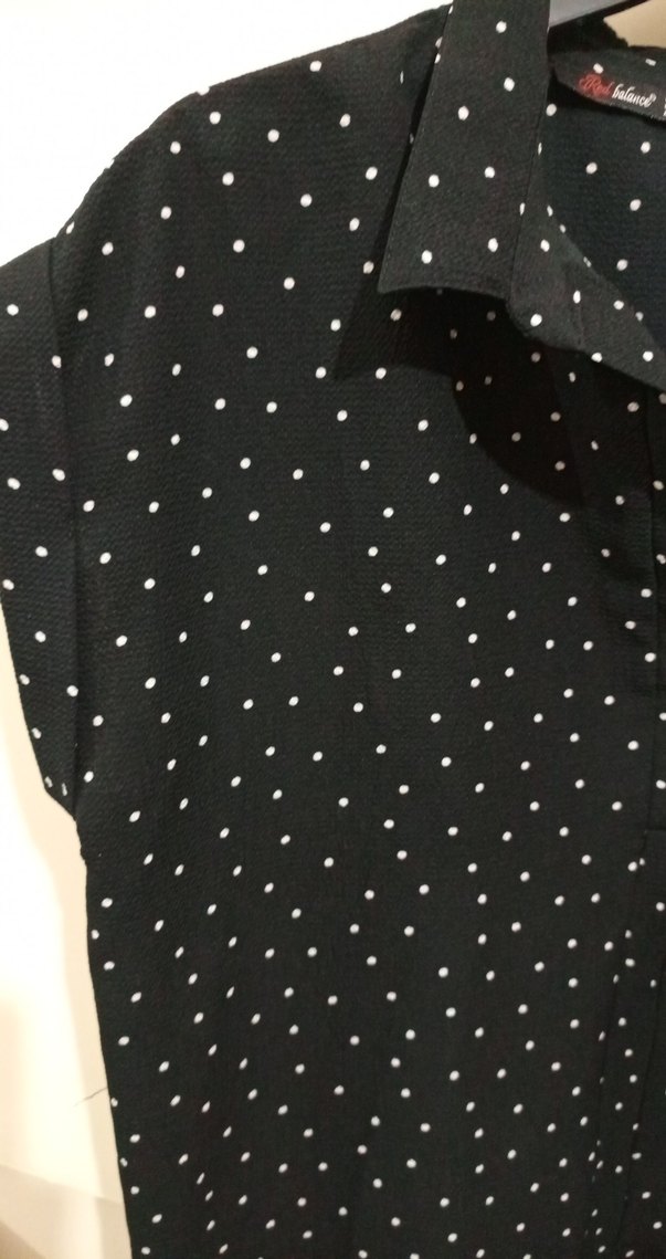 Düğmeli Siyah Puantiyeli Kadın Gömlek - Görsel 3