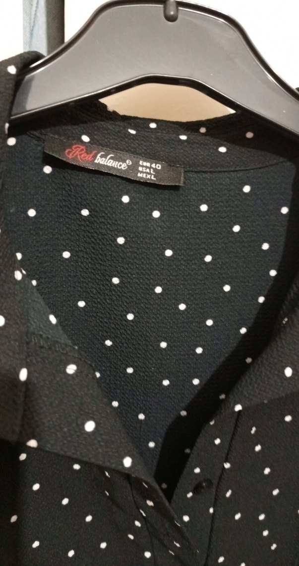 Düğmeli Siyah Puantiyeli Kadın Gömlek - Görsel 2