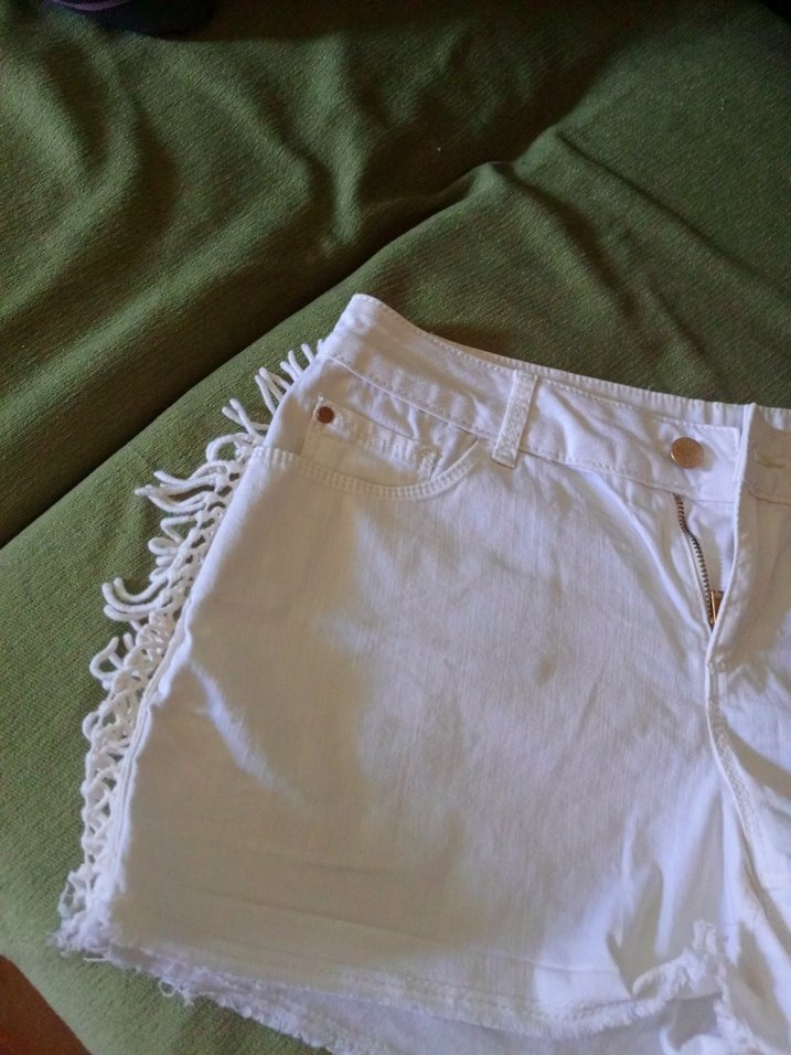 Düğmeli Beyaz Mini  Şort - Görsel 2