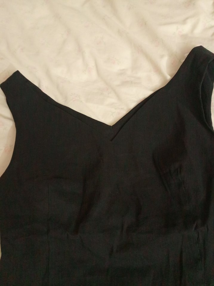 Siyah V Yakalı Kolsuz Kadın body - Görsel 3