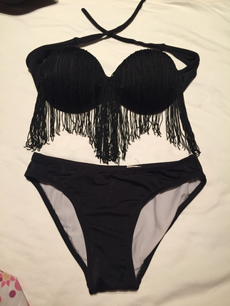 Püsküllü bikini