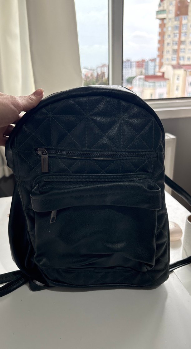 Siyah Deri Fermuarlı Sırt Çantası - Görsel 2