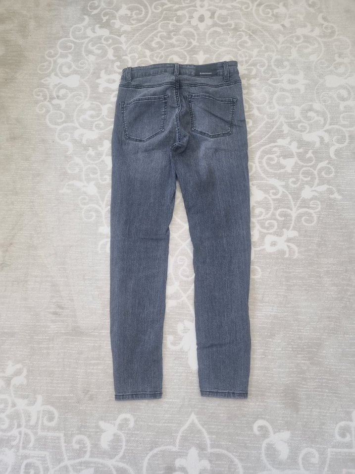 Gri Kadın Denim Normal Boy Dar Kesim Pantolon - Görsel 3