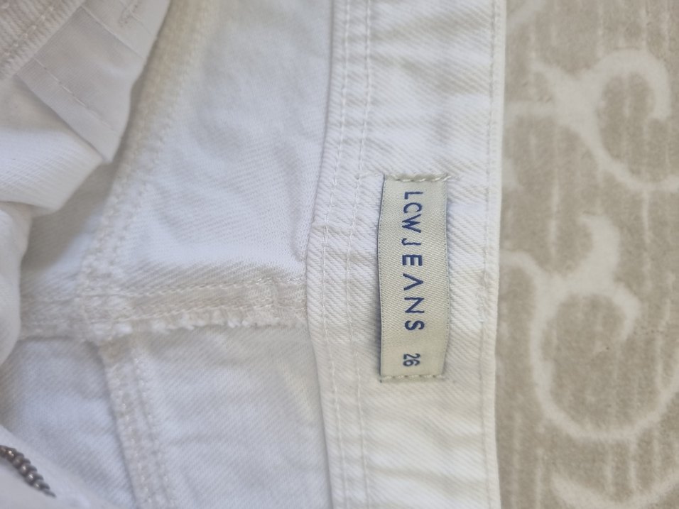 Beyaz Pamuklu Mini Kadın Şort - Görsel 2