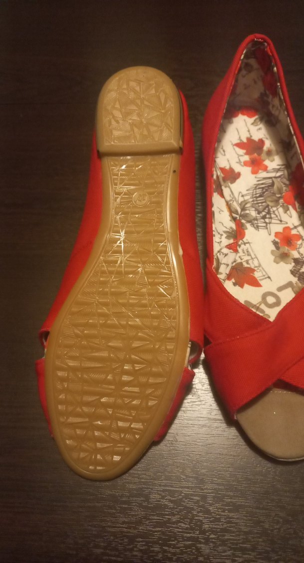 Kırmızı Tokalı Dolgu Topuklu Kadın Babet - Görsel 2