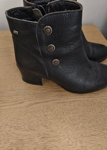 Siyah Deri Kadın Dolgu Topuklu Bot - Görsel 5