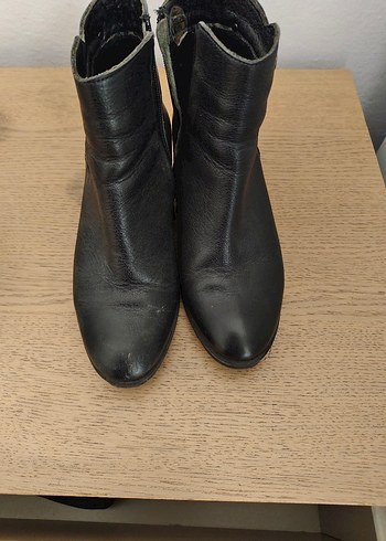 Siyah Deri Kadın Dolgu Topuklu Bot - Görsel 2