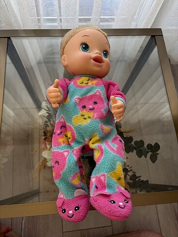 Hasbro hareketli bebek