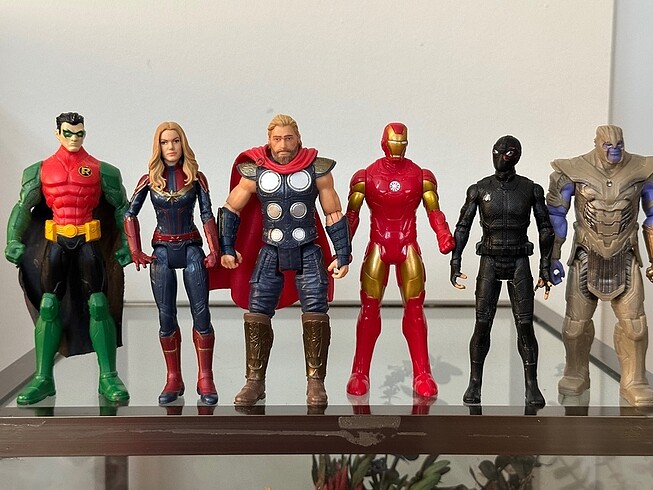  Marvel - Hasbro figürler
