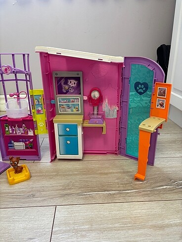 Barbie Barbie Veteriner Merkezi