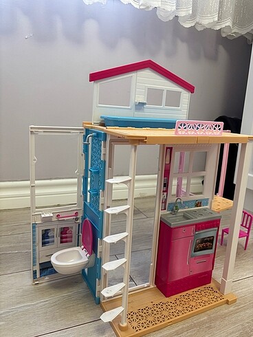 Beden Havuzlu Barbie evi