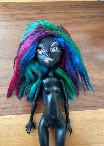  Beden Monster high