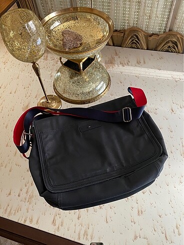 Tommy hilfiger canta