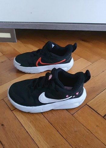 Nike spor ayakkabı 26,5-27no