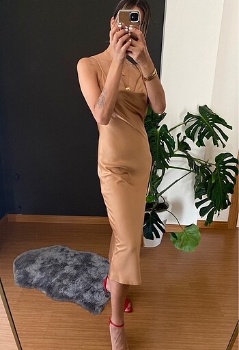 CAMEL MİDİ BOY SATEN ELBİSE