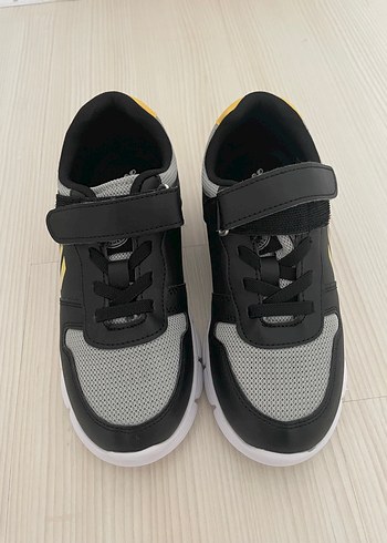33 Beden Hummel Erkek Çocuk Gri Spor Ayakkabı