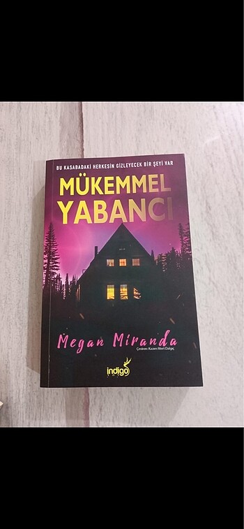 Megan Miranda mükemmel yabancı kitabı